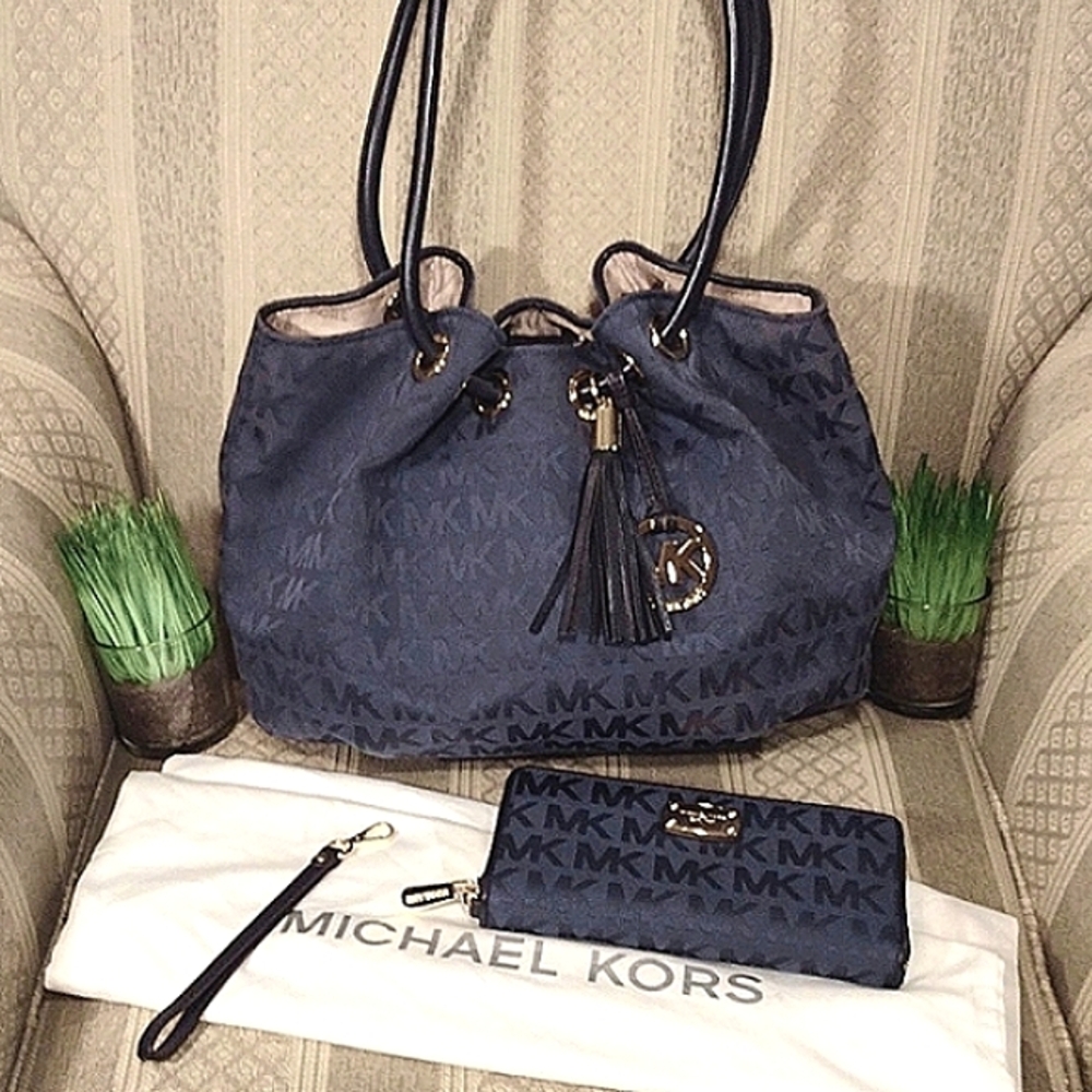 Bundle of Michael Kors Monogram Canvas Navy Tote & Continental Wallet Wristlet